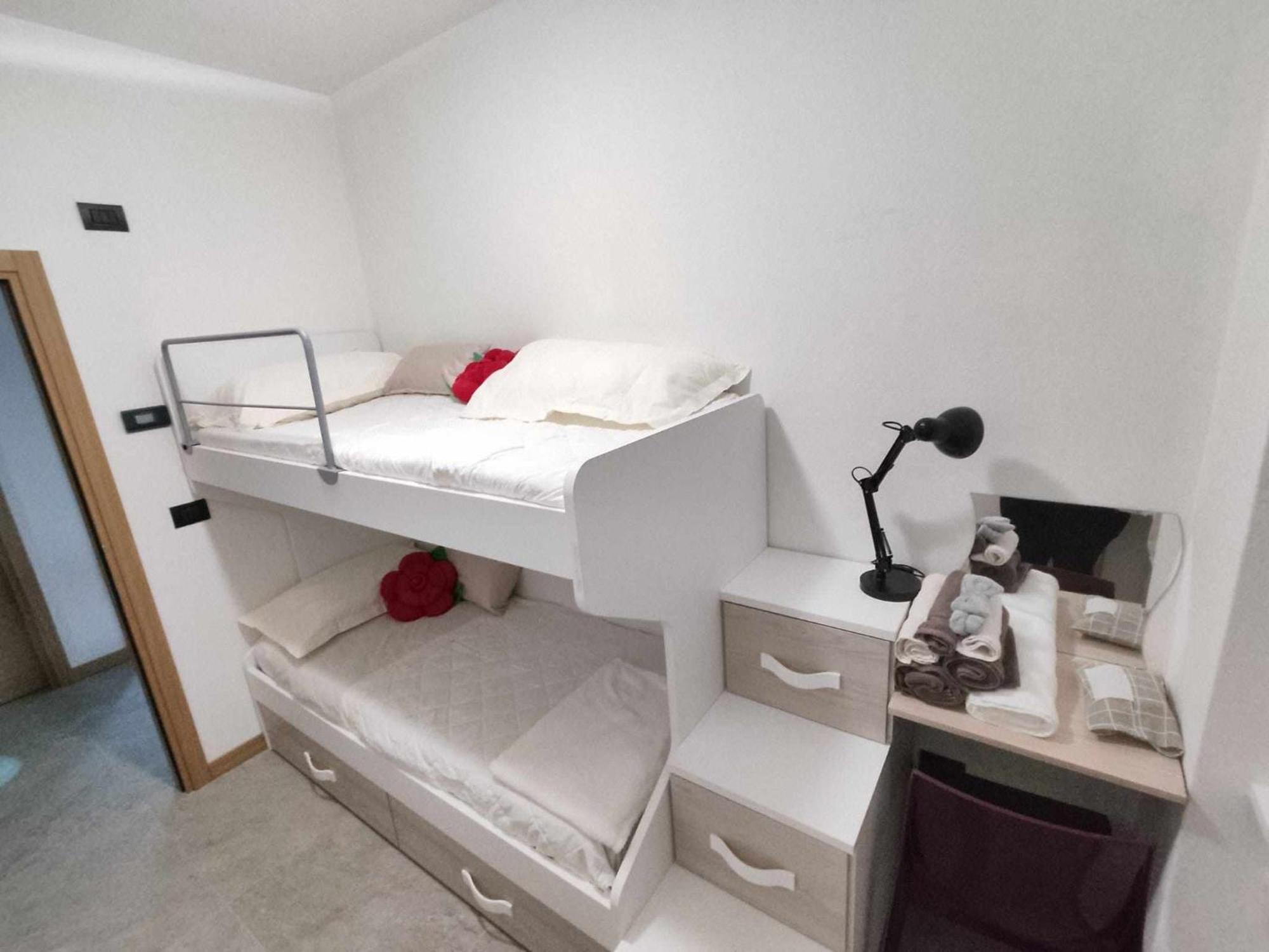 Tirano Express Luxury Apartments Ngoại thất bức ảnh